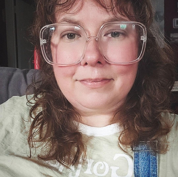 Meet your Posher, Eva - Picture 3 of 3